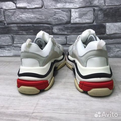 Кроссовки женские