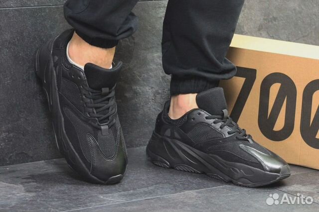 Adidas Yeezy Boost 700 полностью черные Adidas Yeezy Boost 700 полностью черные