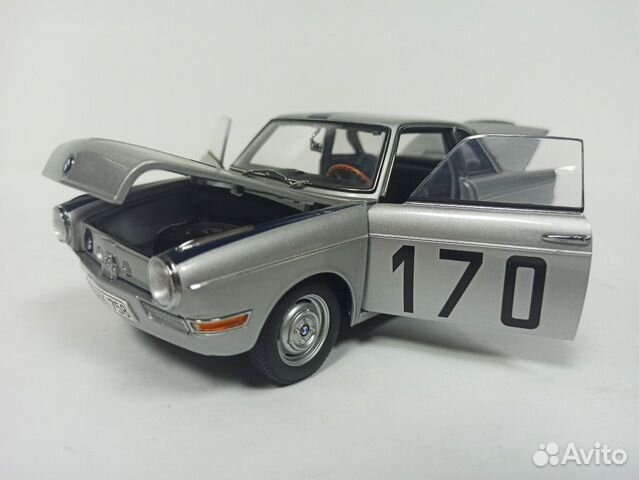 Bmw 700 Autoart 1:18