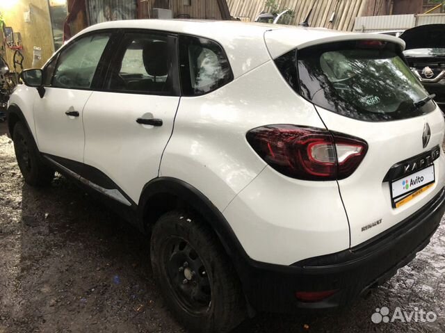 Renault Kaptur 1.6 CVT, 2018, битый, 40 000 км Renault Kaptur 1.6 CVT, 2018, битый, 40 000 км