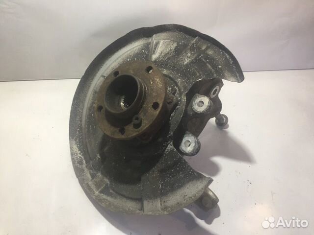 Кулак задний левый Bmw 5-Series F10