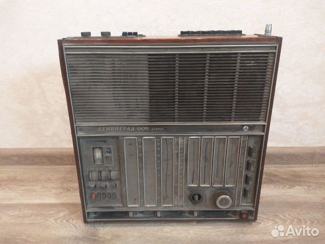 Продаю радиоприёмник Ленинград 006 Стерео