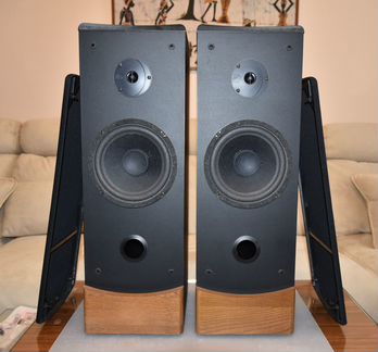 Акустика из 70-х Advent A1104