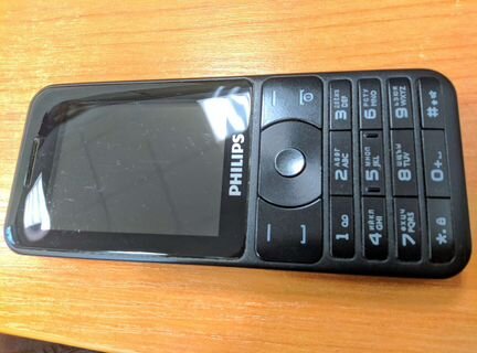 Телефон Philips Xenium E181, с большой батареей