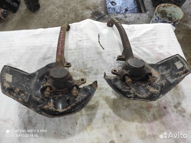 Ступица левая передняя Toyota Mark 2 GX90