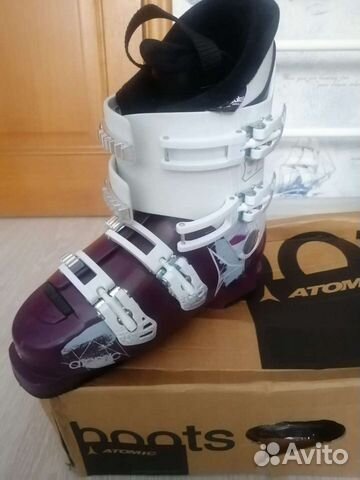 Горнолыжные ботинки atomic