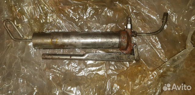 Шприц-нагнетатель смазки