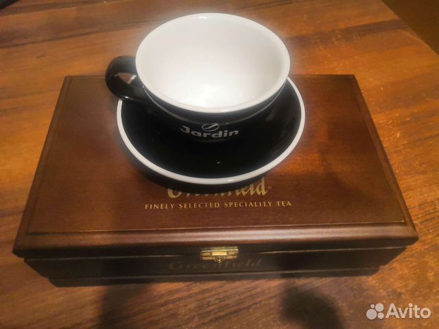 Деревянная шкатулка