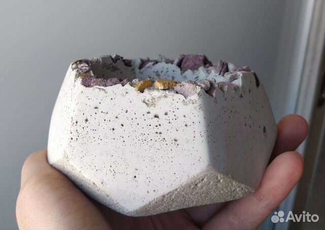 Горшок из бетона ручной работы