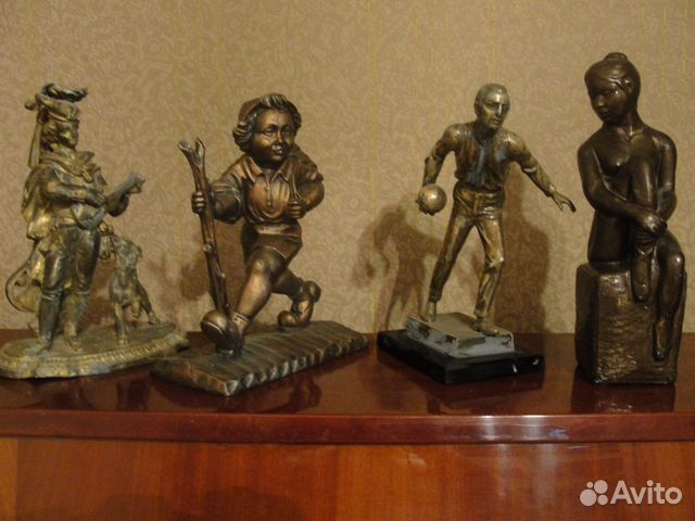 Фигурки, скульптуры