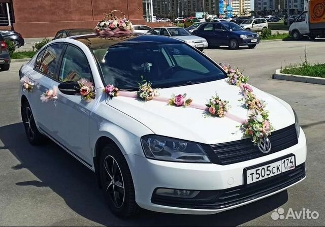 Свадебные украшения на автомобиль