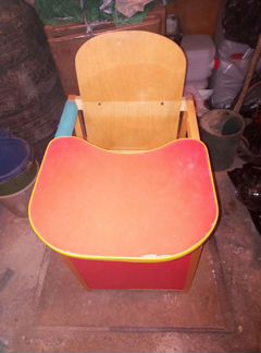 Продам столик для кормления-парта