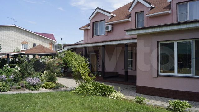 Коттедж 300 м² на участке 9,4 сот.