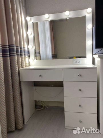 Туалетный столик