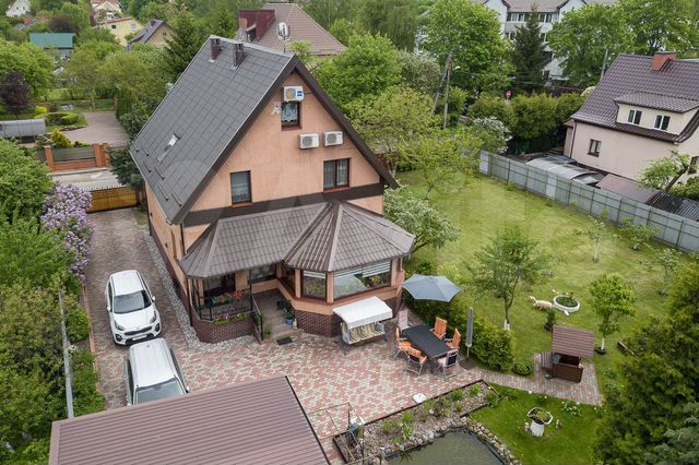 Дом 295 м² на участке 12 сот.