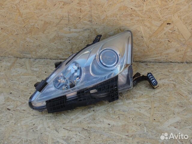Фара левая ксенон Lexus IS250