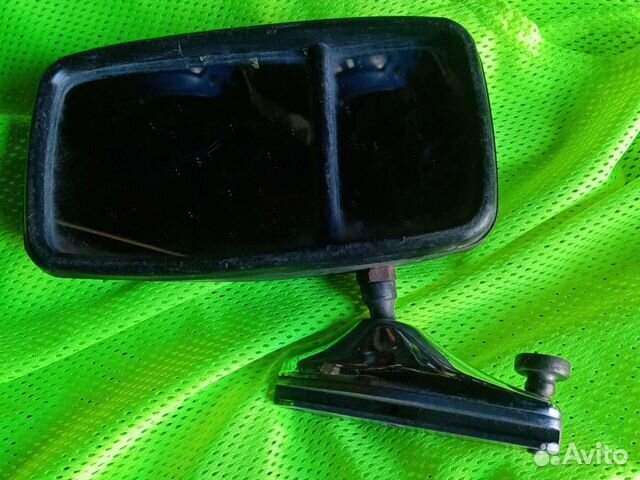 Зеркало заднего вида
