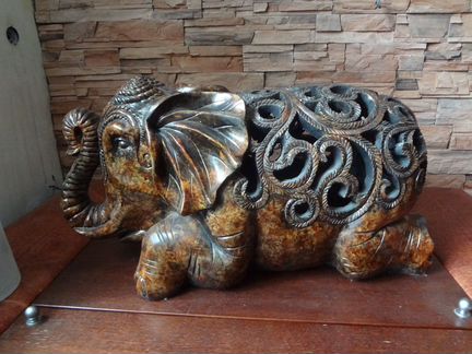 Большой слон-табуретка