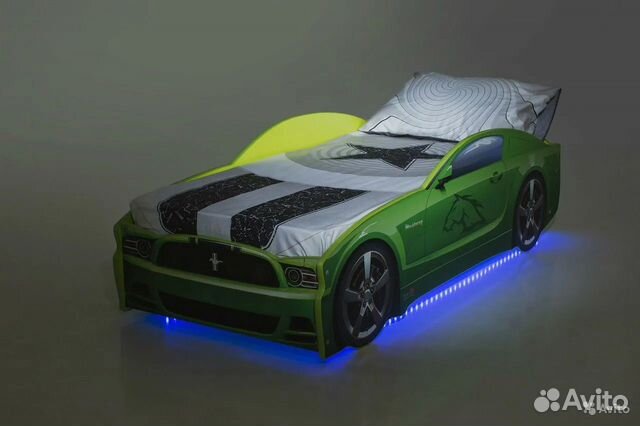 Детская кровать машина