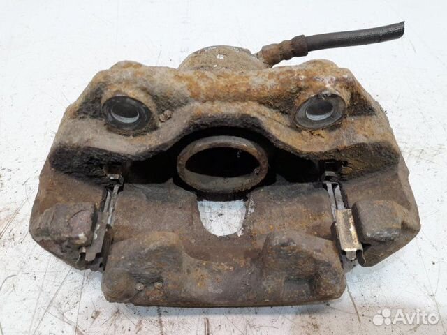 Суппорт передний правый Volkswagen Polo 5 1.6 CFN