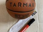 Баскетбольный мяч Tarmak (размер 6) + насос Demix
