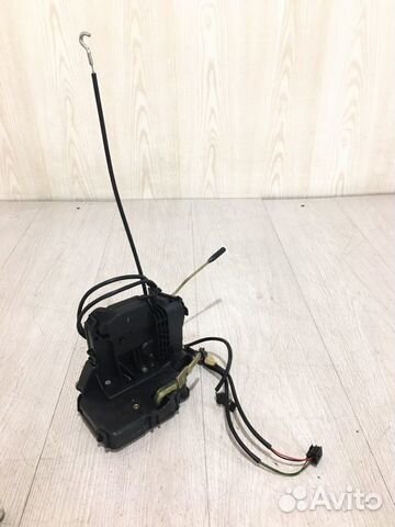 Замок двери передний левый Mercedes Benz E280 W211