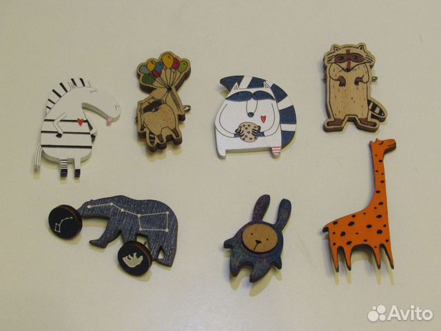 Значки брошки деревянные