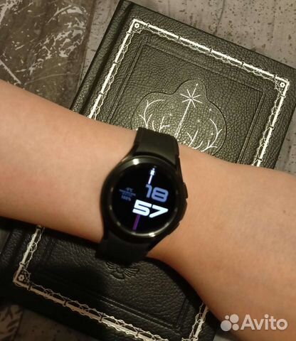 Умные часы Samsung Galaxy Watch4 Classic