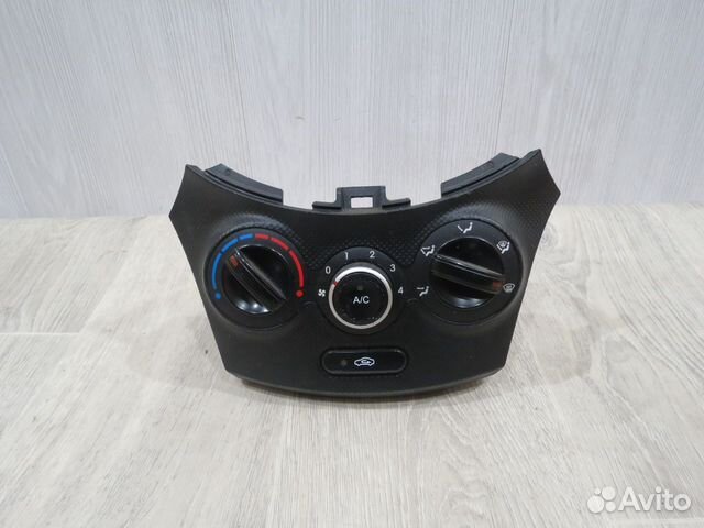 Блок управления отопителем Hyundai Solaris