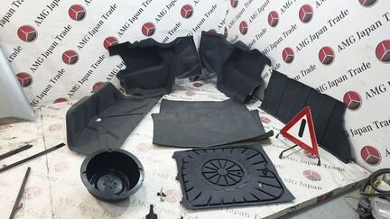 Обшивка багажника на Mercedes-Benz W124 E