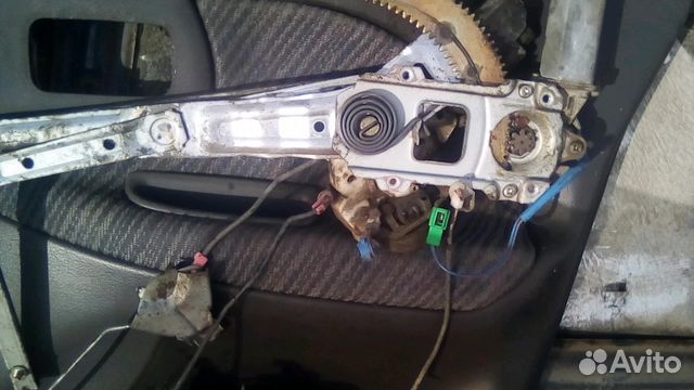 Стеклоподъёмник задний правый Субару Импреза 95г.в