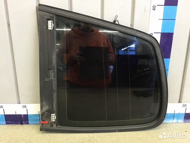 Стекло кузовное глухое левое VW Touran 2010-2016