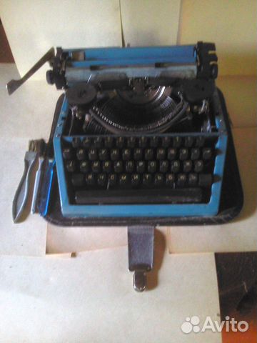Портативная пишущая машинка