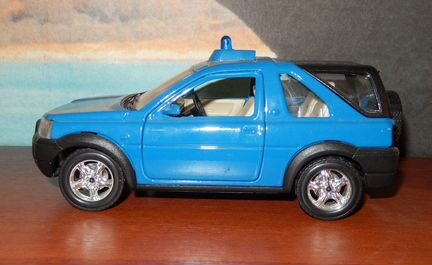 Модель автомобиля, масштаб 1/24