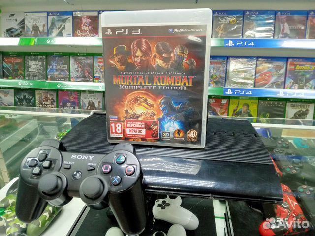 PlayStation 3 Super Slim + Mortal Kombat 9