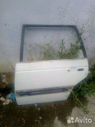 Дверь задняя левая универсал wv passat B3