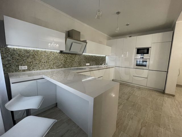 3-к. квартира, 106,5 м², 14/16 эт.