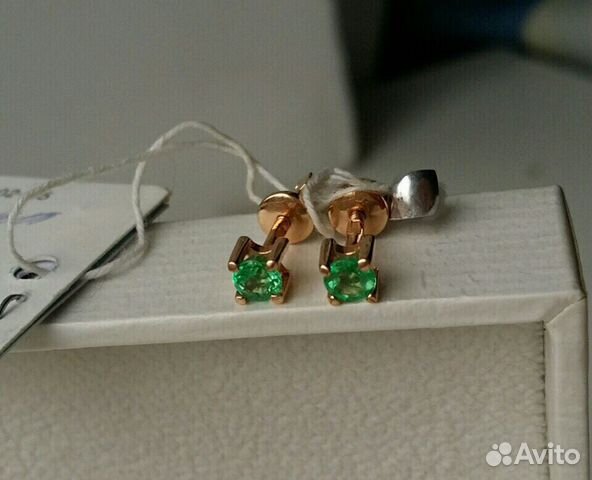Серьги золотые с изумрудом