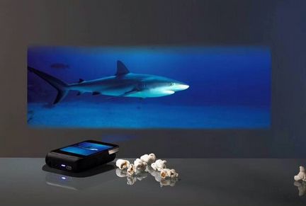 Проектор-доп. акумулютор-чехол для iPhone 4S