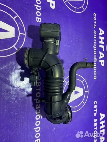 Патрубок воздушного фильтра Toyota Avensis Т25