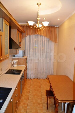 2-к. квартира, 54 м², 4/10 эт.