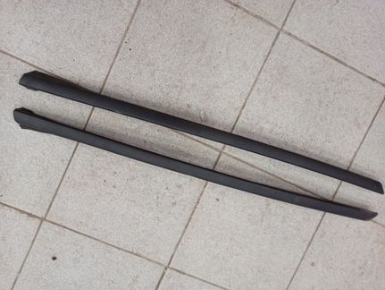 Volvo XC70 2009 молдинг лобового стекла левый прав