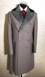 Редчайшее подиумное пальто Prada. Размер 48.Воротн