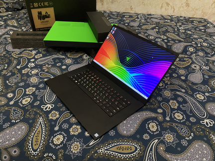 Razer Blade 15 240Hz + RTX 2070 + i7 9750H