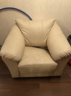 Кожанное кресло