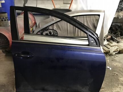 Дверь передняя правая Тойота Авенсис