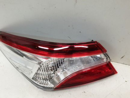 Фонарь задний левый Toyota Camry V70 2018