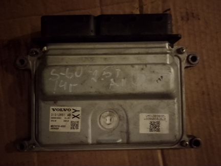 Блoк упpaвлeния двигaтeлем Volvo S60 S80 31312651