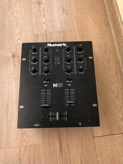 Numark M101
