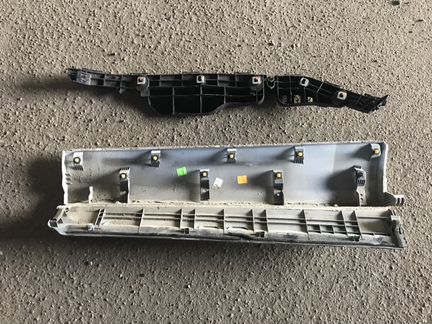 Тойота хайлендер молдинг двери с кронштейном